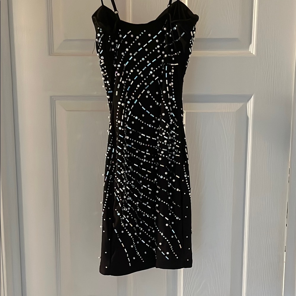 Elegant Black and White Beaded Dress - Picture 3 of 3